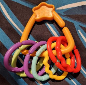 Hochet anneaux colorés Bright Starts