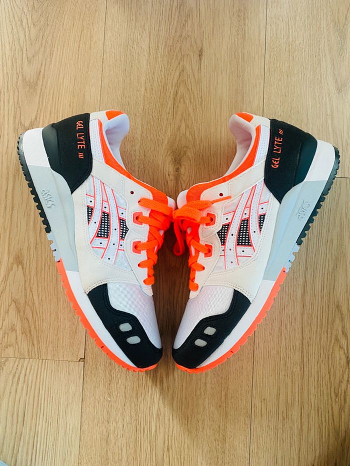 Asics- lyte 3 blanche/orange/noir neuve T.40