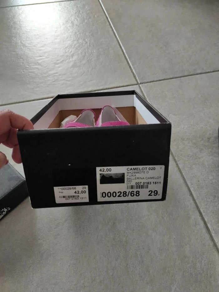 ballerines en cuir. Neuves - photo numéro 2