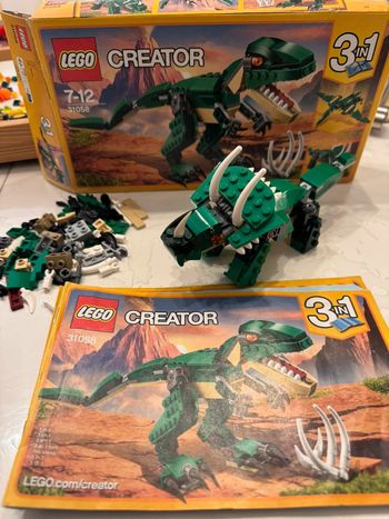Le dinosaure féroce Lego creator 31058