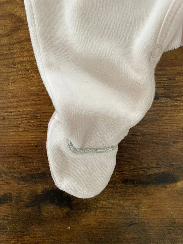 Barboteuse sans manches rose en velour - photo numéro 3