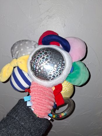 Jouet d’éveil bébé Oxybul – Sensoriel & multicolore – Très bon état