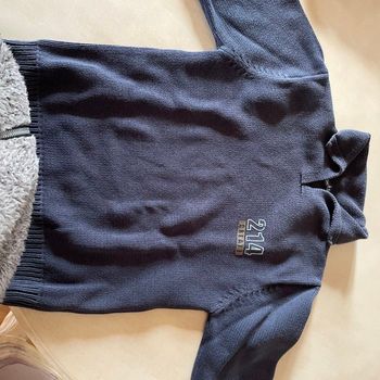 Pull bleu foncé 8 ans
