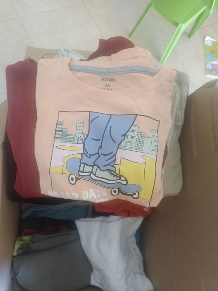 Gros carton de vetement enfant 5 6 ans multimarque - photo numéro 5
