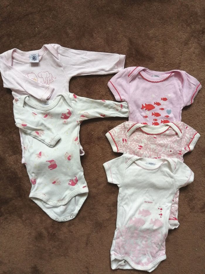Lot 6 bodies Petit Bateau taille 3 mois