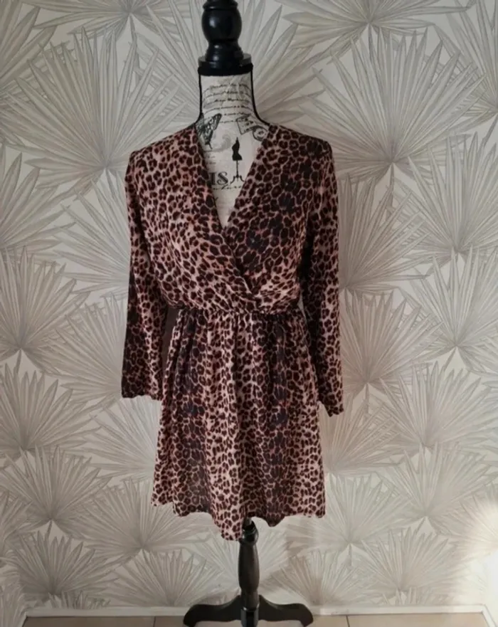 Jolie robe chic et sexy léopard taille 36/38