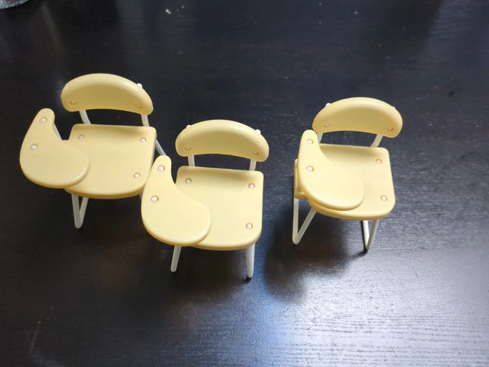 Lot 3 chaises école classe accessoires pour barbie vintage 1990 Mattel
