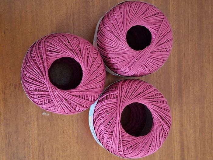 3 pelotes de fil pour crochet, fushia foncé - photo numéro 3
