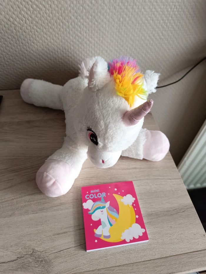 Peluche licorne avec carnet de coloriage licorne - photo numéro 4