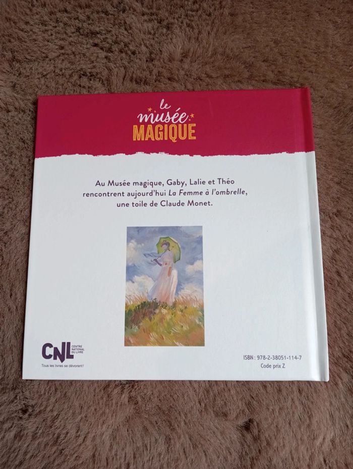 Livre Hachette La femme à l'ombrelle - photo numéro 2