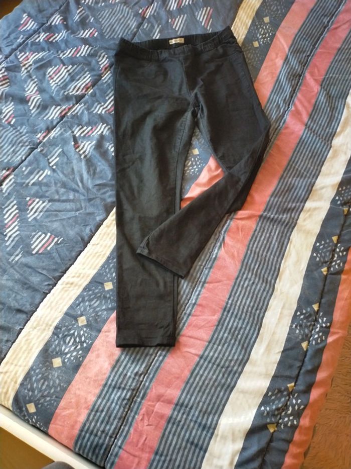 Joli legging noir et bon état