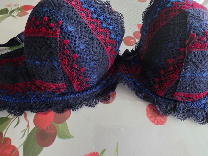 LOTS DE 2 SOUTIEN-GORGE 85D MARQUE ETAM - photo numéro 2