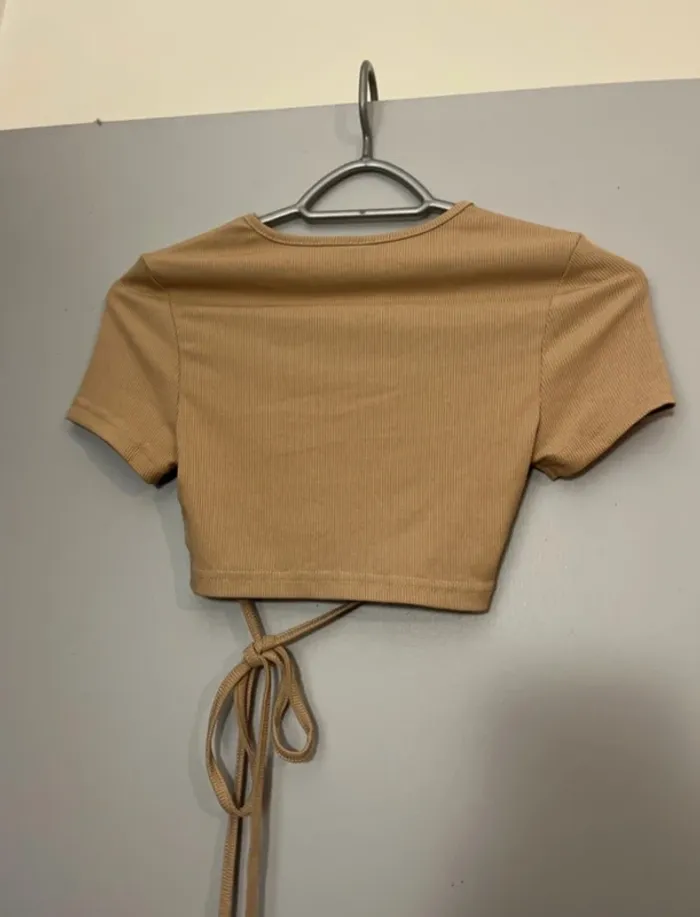 Top beige - photo numéro 3