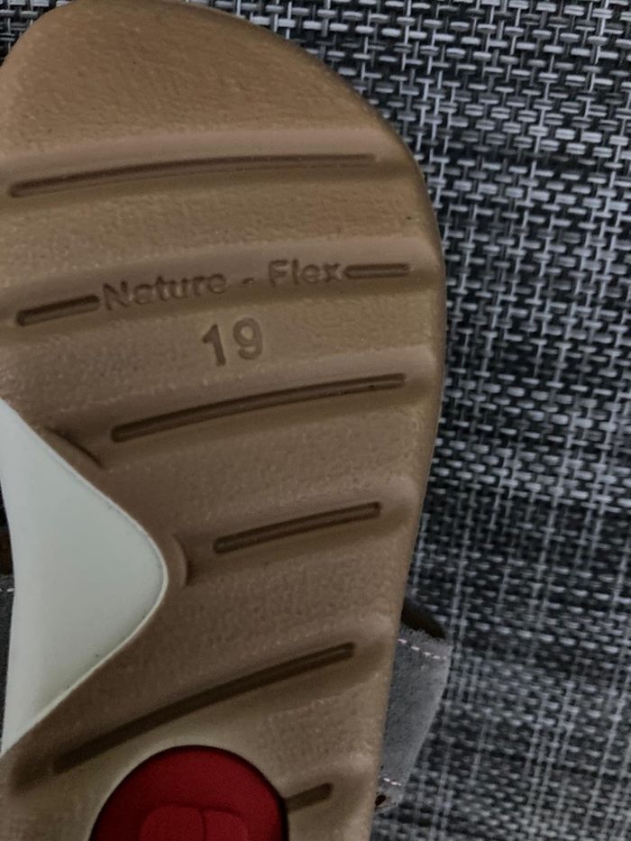 Jolies sandales pour bébé de la marque Elefanten - photo numéro 4