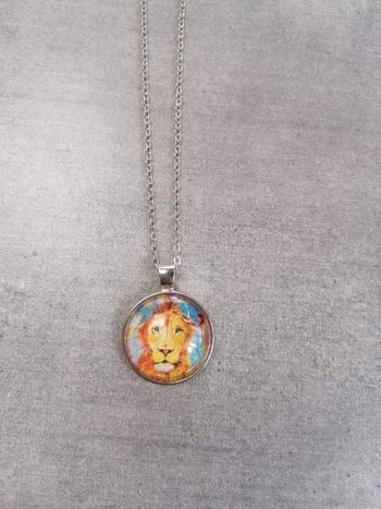 Collier lion