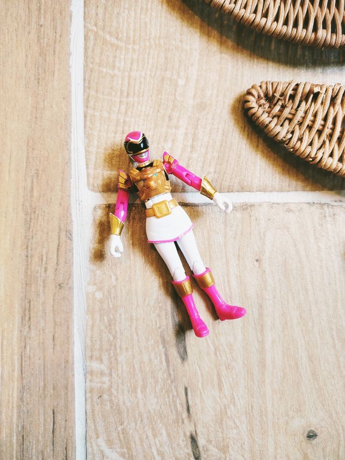 🙅 Power rangers megaforce ultra pink figurine du ranger rose marque bandai - photo numéro 3