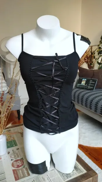 Top bretelles vintage ruban type corset