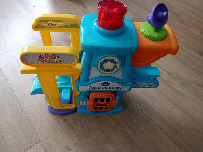 Poste de police Tut Tut Bolides