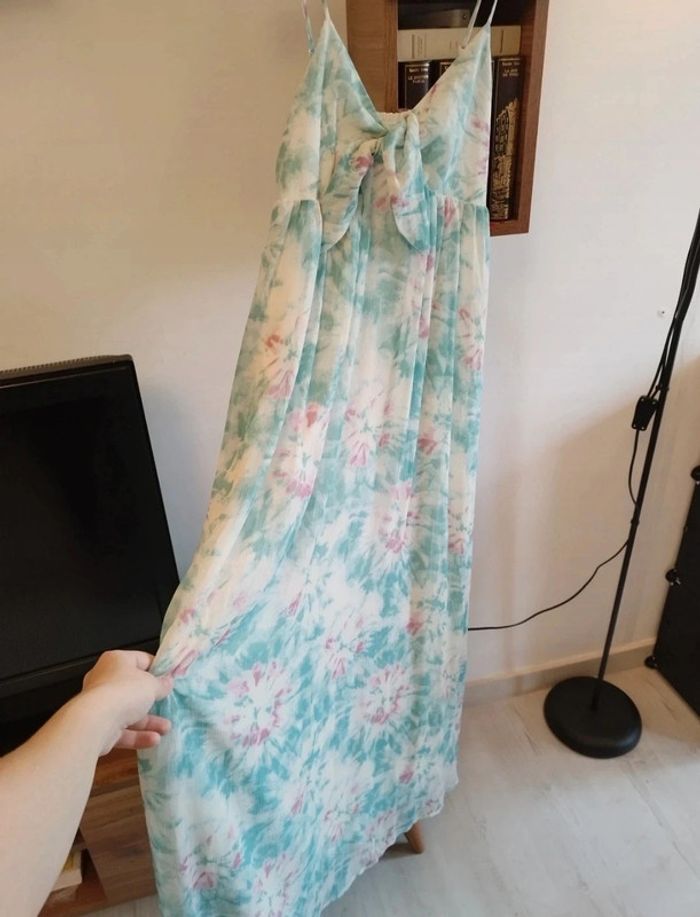 Superbe robe imprimée fleurie bleu-clair et rose de la marque Camaïeu en taille S