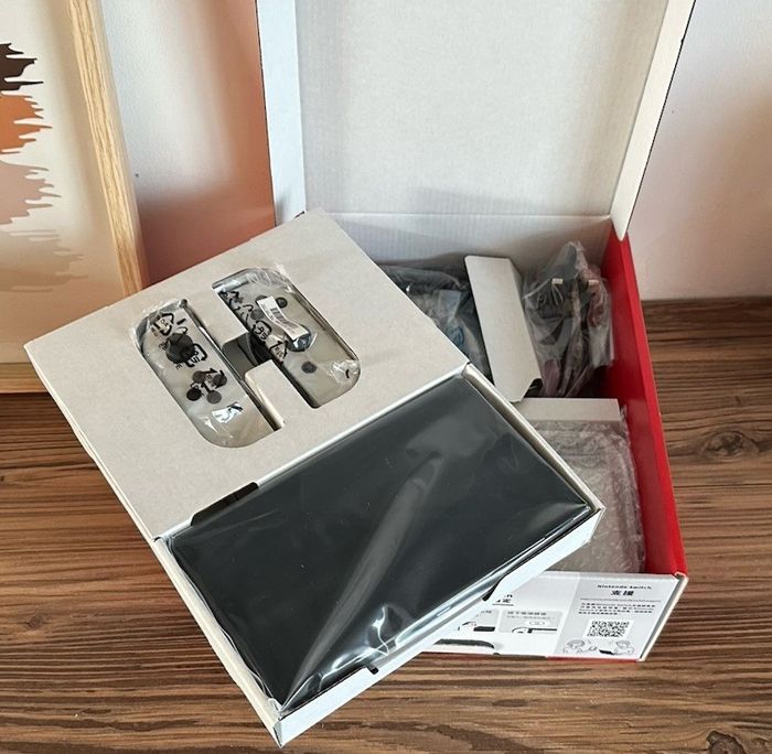 Nintendo Switch OLED - photo numéro 4