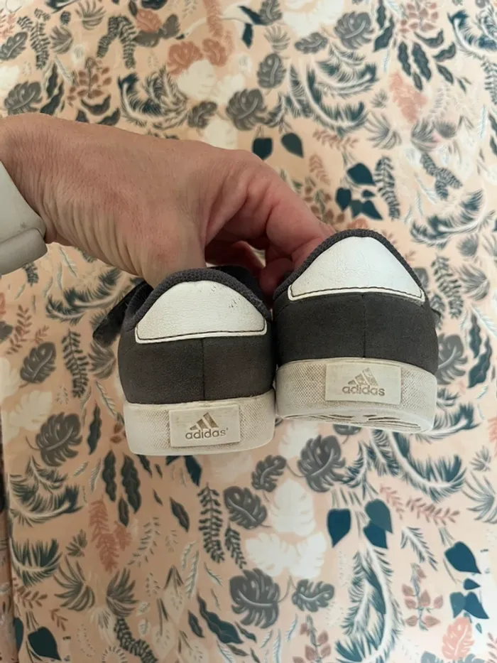 Baskets à scratch Adidas T27 - photo numéro 4