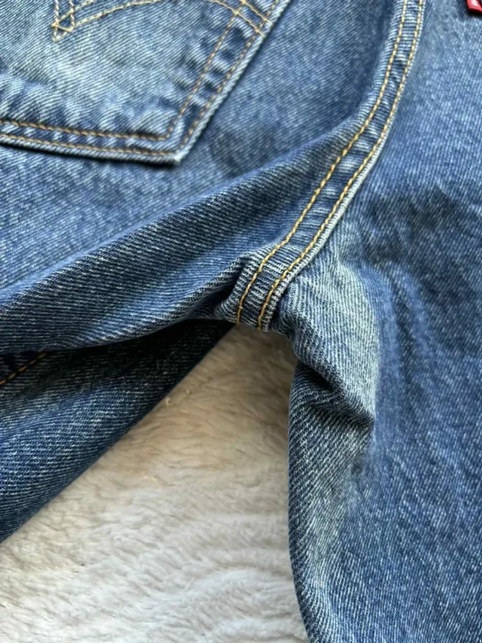 Jean Levi’s 550 femme Relaxed Fit Bleu stonewashed délavé Rare modèle US W27 L29 S/36 2000s - photo numéro 15