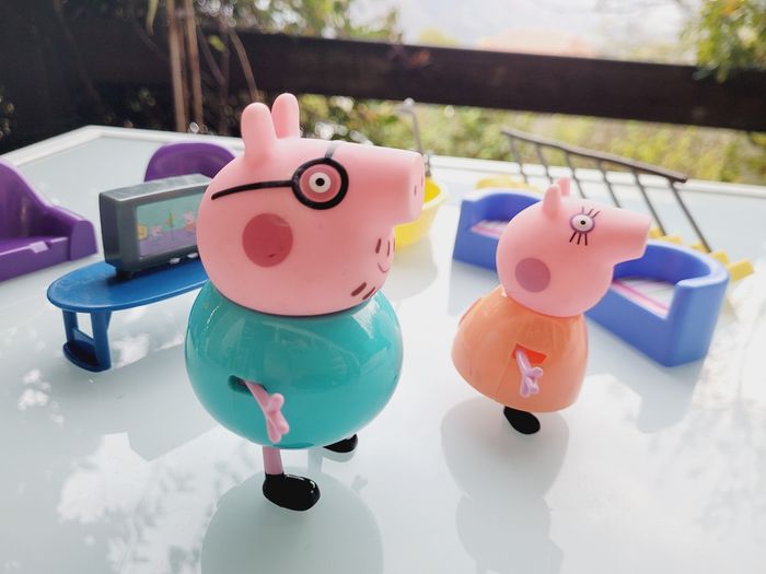 Lot Peppa Pig : divers mobilier + 9 personnages - photo numéro 9