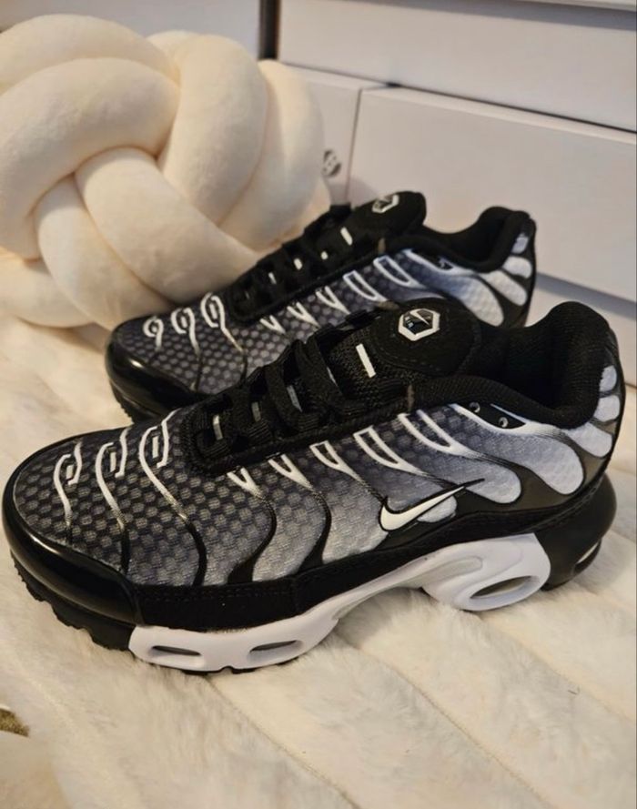 Nike tn enfants gris noir blanc 32 - photo numéro 4