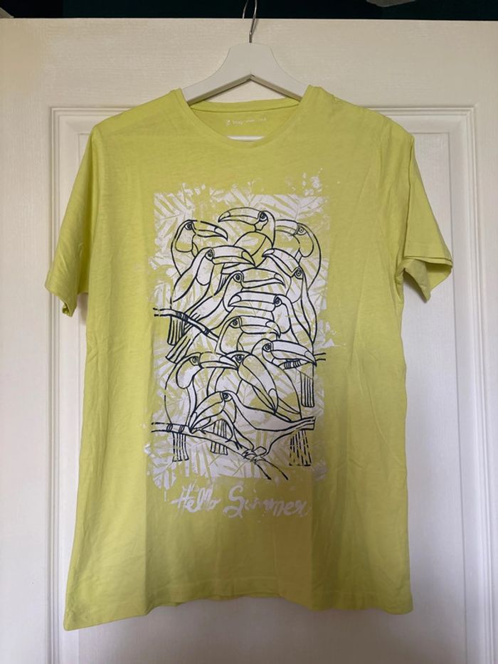 TEE shirt enfant avec motif perroquet
