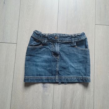 Jupe en jeans bleu. Fille 6 ans. Marque Kiabi