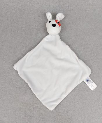 Doudou plat chien blanc PETIT BATEAU noir coeur rouge rayures bleu blanc - A11074