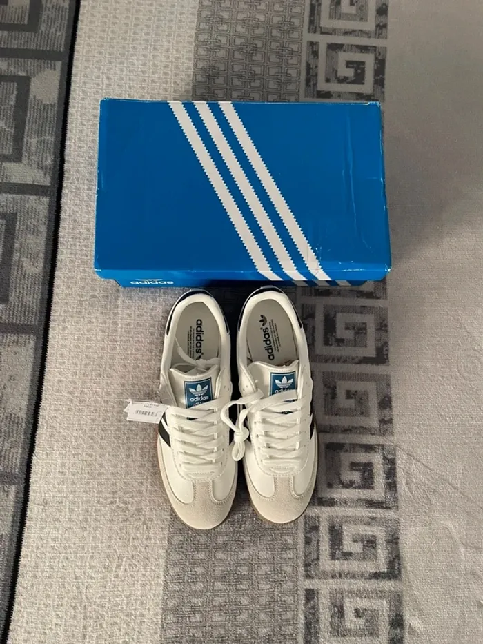 Adidas Samba OG neuves avec étiquettes et boîte – Taille 41 - photo numéro 2