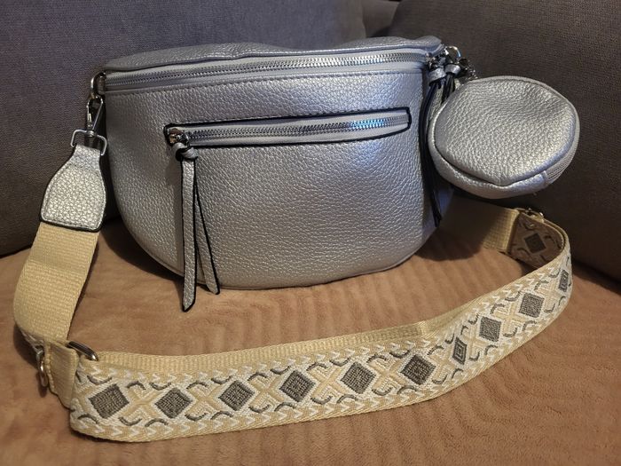 Magnifique sac banane en bandoulière ~~ Neuf