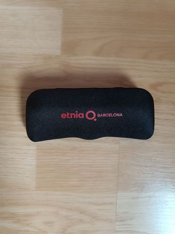 Etui à lunettes noir neuf