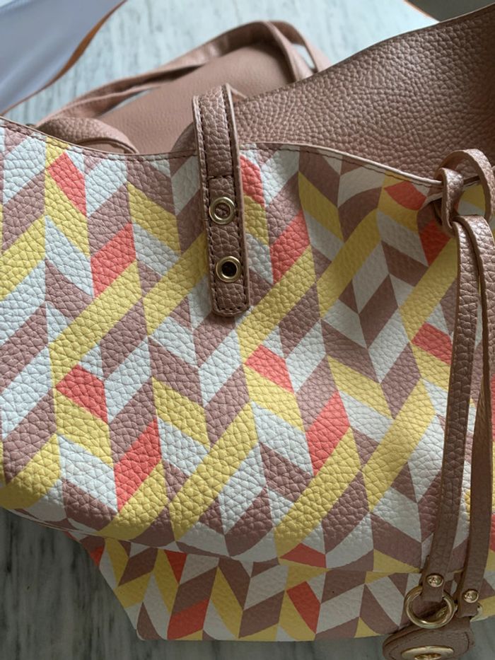 Cabas et sa pochette assortie simili cuir très sympa deux sac en un - photo numéro 6