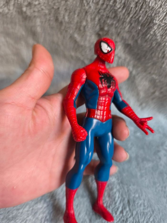 Figurine spiderman marvel