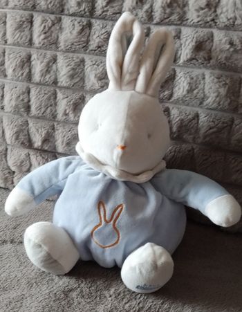 Doudou peluche boule lapin bleu et blanc - Klorane