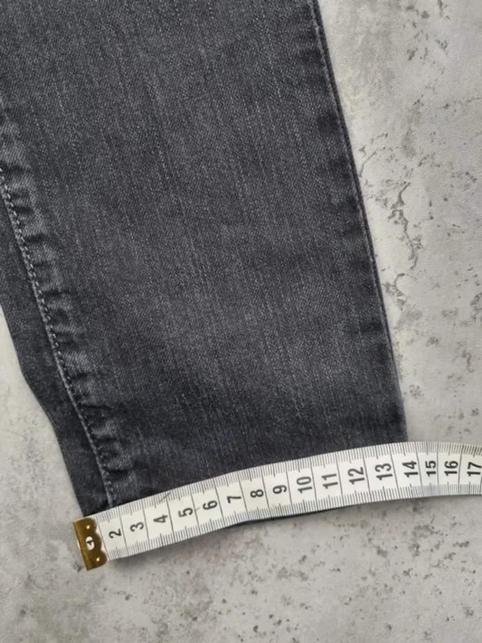 Jean Levi’s noir – Taille 25x32 (30 FR) Femme (mesures en photos - photo numéro 7