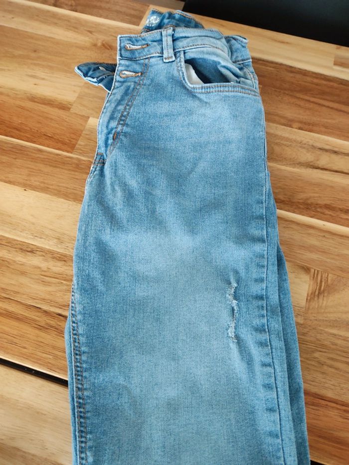 Jean taille 34 avec style troué - photo numéro 3
