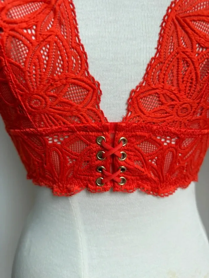 Beau soutien gorge bustier en dentelle Undiz neuf 🌸 Taille L - photo numéro 4