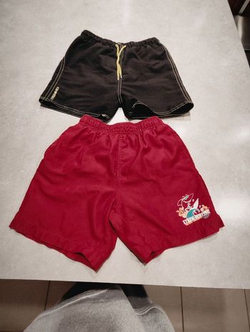 Lot de 2 shorts de bain garçon/maillot de bain– Taille 5 ans