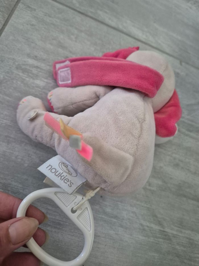 Peluche éléphant noukies à musique - photo numéro 4