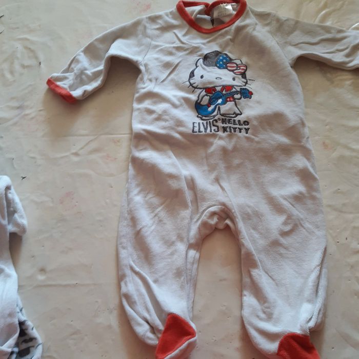 4 pyjamas 12 mois - photo numéro 2