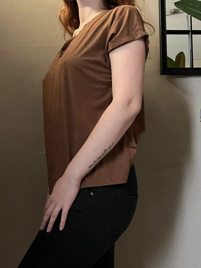 Haut manches courtes marron type velour - photo numéro 6