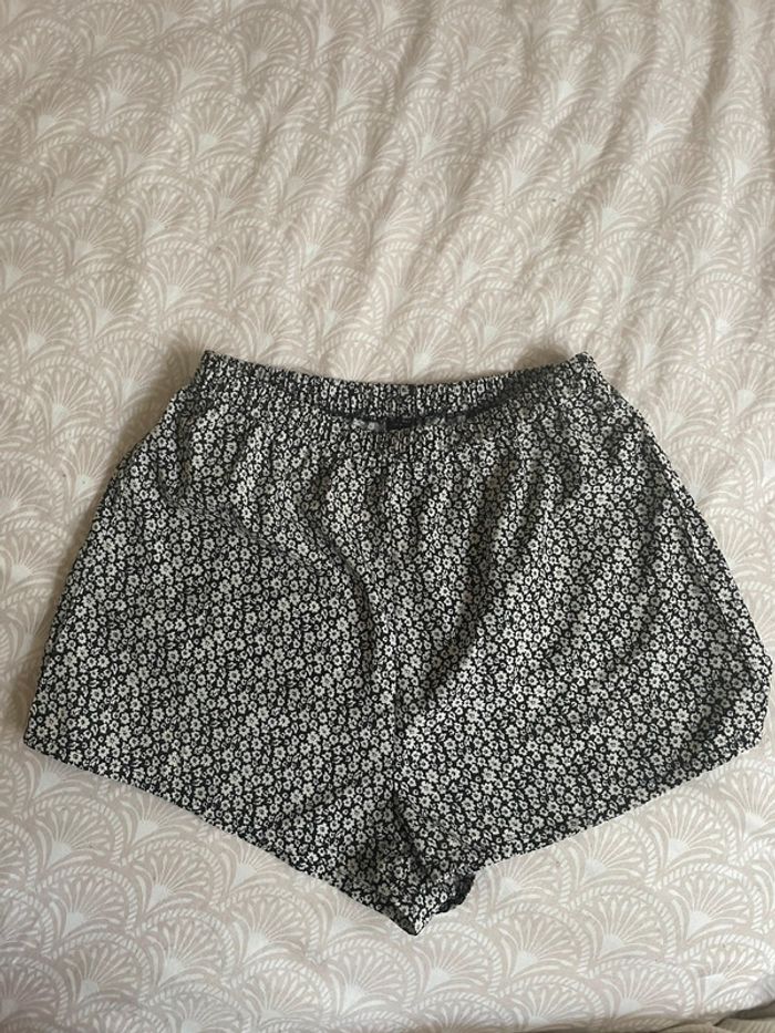 Short motif fleuri neuf