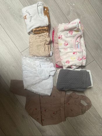 Lot vêtements fille 12 mois
