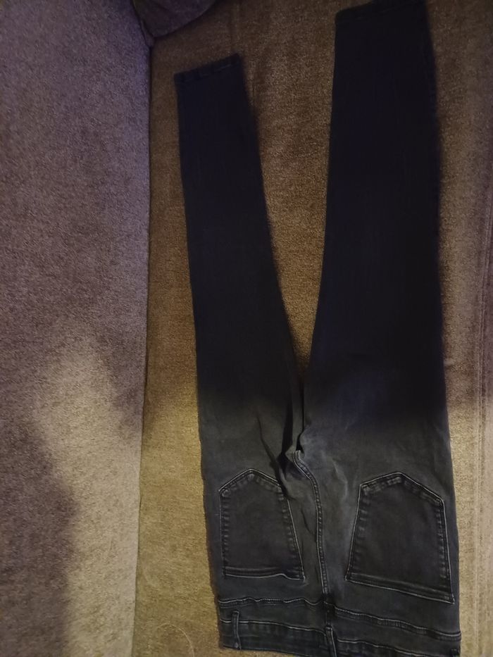Jean fille zara noir 40 slim très bon état fermeture et bouton - photo numéro 3