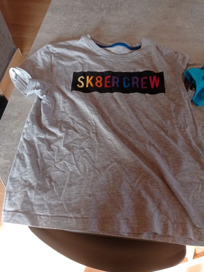 Lot de deux t shirt 8/10 ans - photo numéro 2