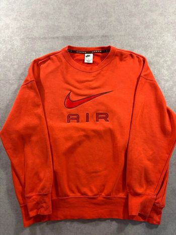 Nike - Air - Sweat ras de cou à logo brodé oversize - Rouge/ Orange - Taille M