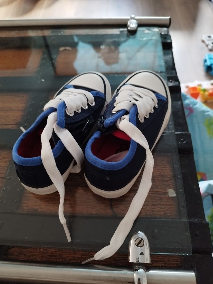 Chaussures neuves enfant - photo numéro 3